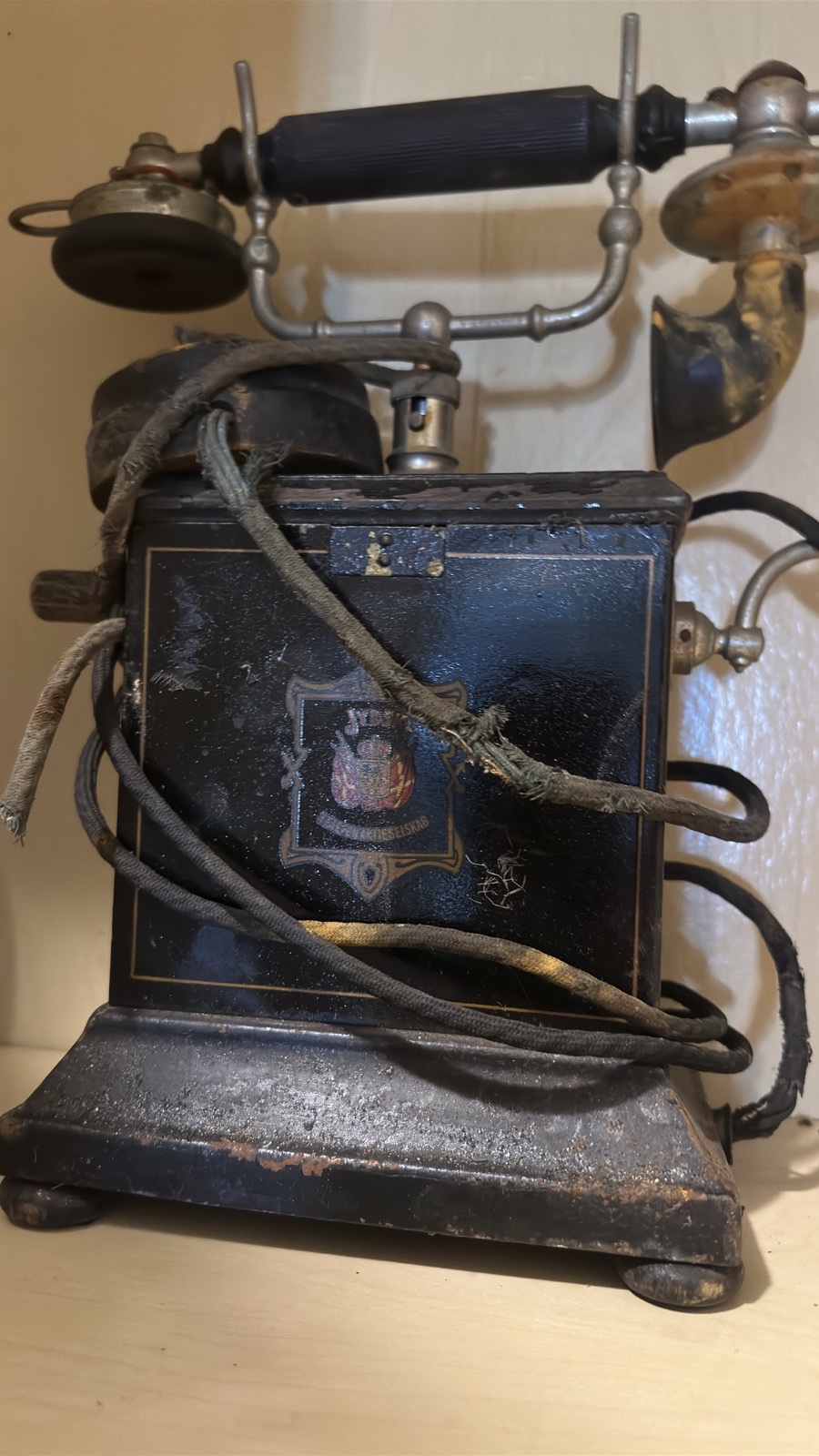 Antique Danish JYDSK telephone crest detail