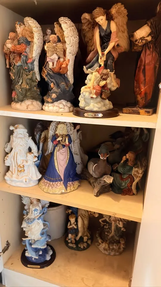 Vintage angel figurine lot, 13+ pieces — Art & Décor — Lott's & Found