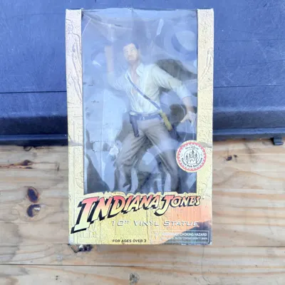 Disney Theme Park Exclusive Indiana Jones vinyl figure box front