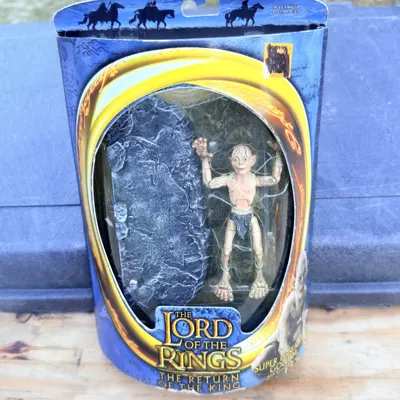 2003 Toy Biz LOTR Super Poseable Gollum front with item marking
