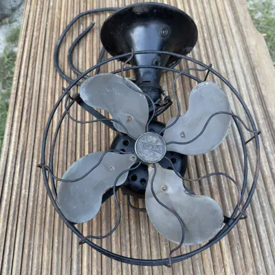 Vintage Emerson Five-Blade Desk Fan - Untested — view 9