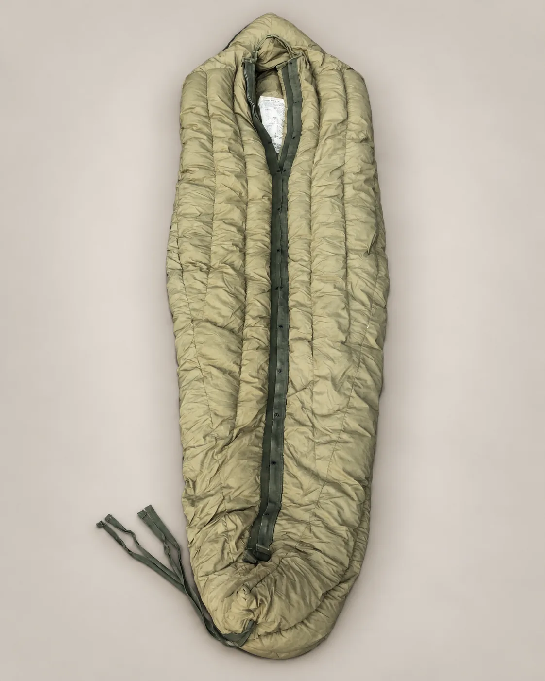 USGI M-1949 Mountain Sleeping Bag, Regular — product photograph