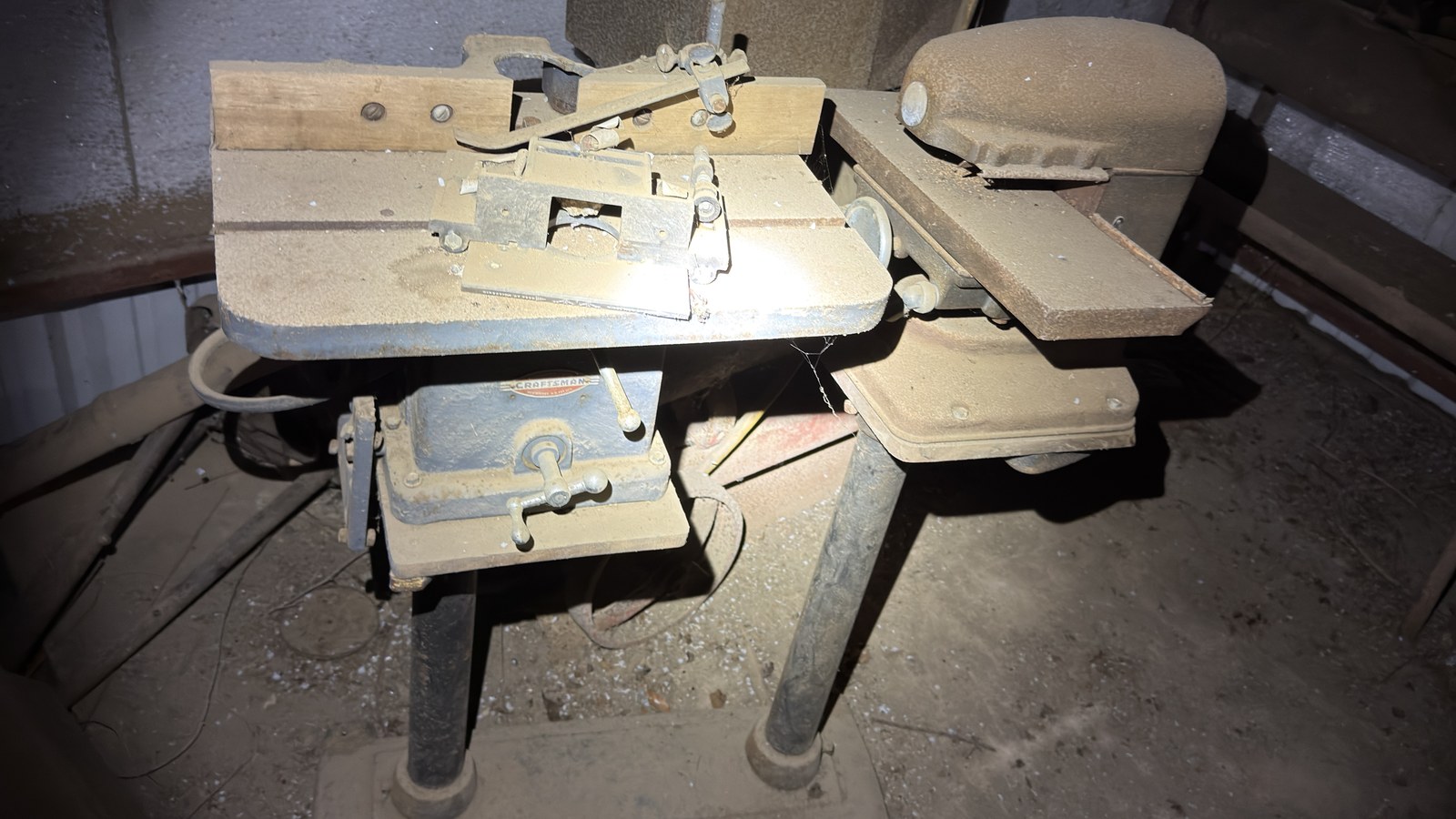 Vintage Craftsman Cast-Iron Woodworking Machine (No Motor) photo 4
